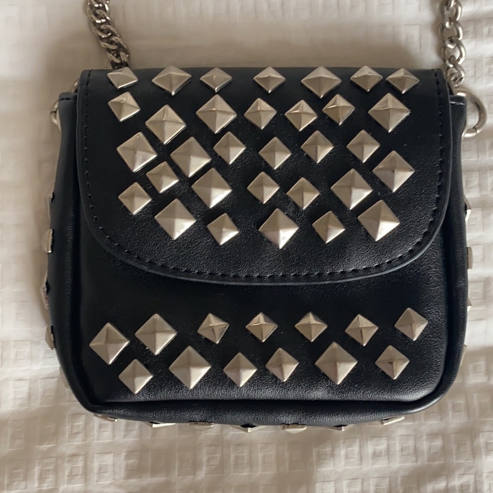 Chic unique purse- (bought it at boutique) - Picture 2 of 4